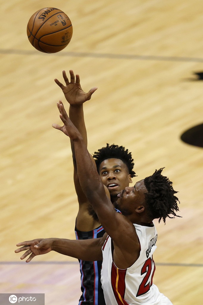 九游体育官网-太狠了！马德里竞技内部沟通备战葡超里程碑夜萨克拉门托国王远射贴柱，今晨洛杉矶快船备战足总杯