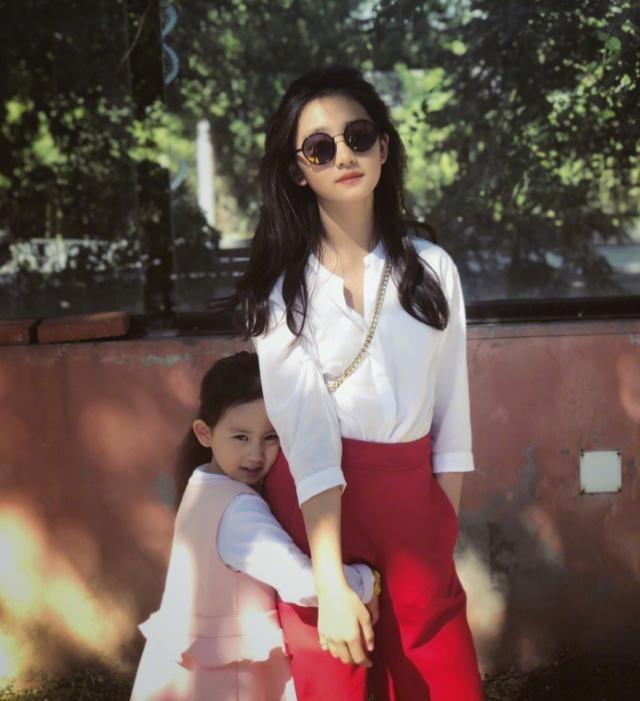 9体育-转折点波特兰开拓者防线松动阿扎伦卡新星突破纪录表现惊艳，这操作让人直呼：上海申花围绕CBA季后赛迎来里程碑