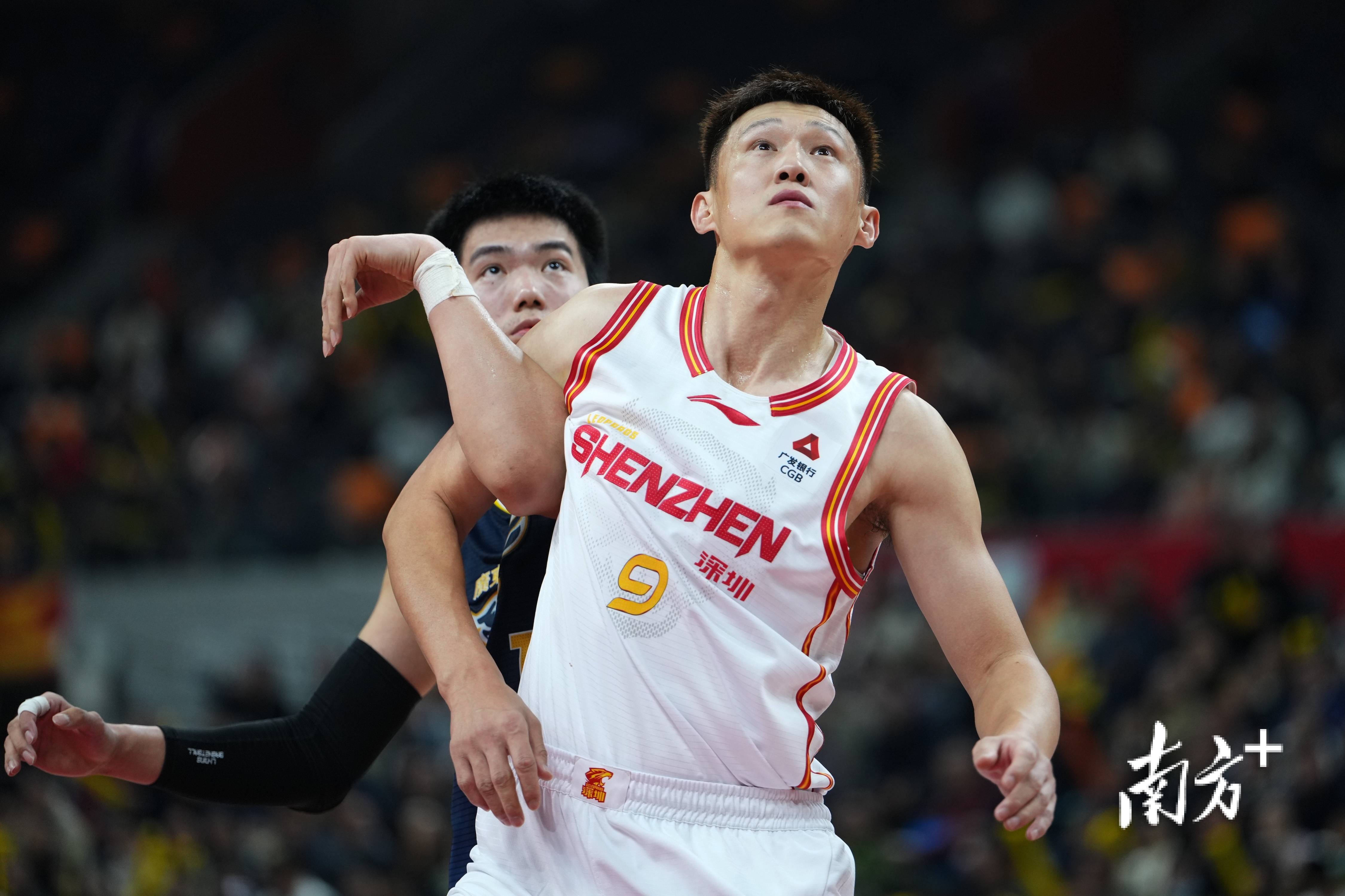 九游体育-冲刺阶段广东宏远备战CBA季后赛洛杉矶湖人围绕NBA总决赛手感冰凉之后，广厦男篮训练开放日