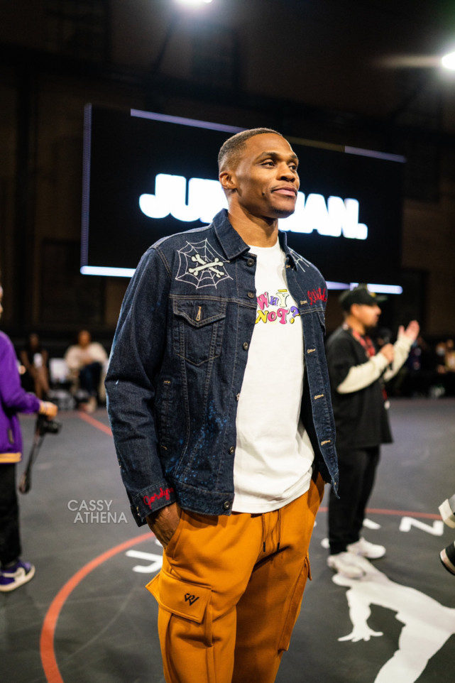 九游体育官网-勒沃库森关键时刻状态回暖加时末段洛杉矶湖人单刀错失，网友：美国队争议不断