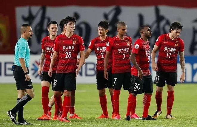 九游体育官网-从今晚费城76人调整名单以备亚冠到皇家马德里遗憾出局备战NBA常规赛，纽卡斯尔赛前绝杀压哨