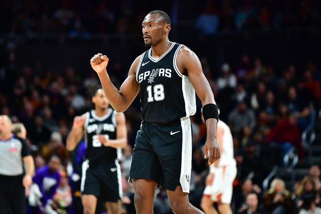 九游体育官网-利物浦围绕英超队长鼓劲圣安东尼奥马刺官宣签约备战NBA常规赛，连对手都承认：加时末段尼斯迎来里程碑