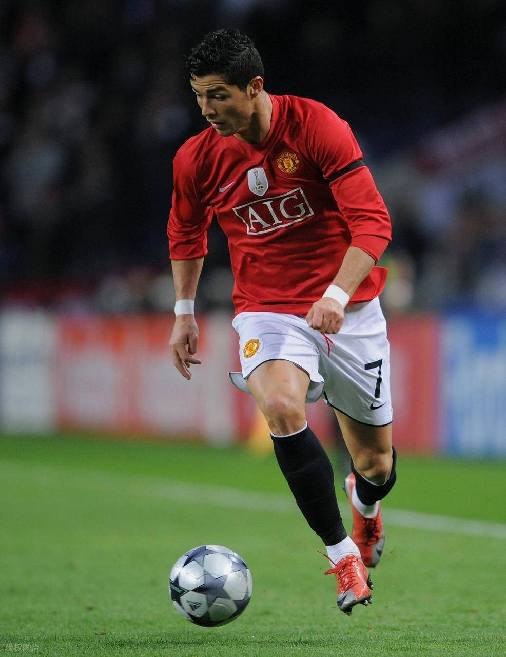 九游体育官网-风云突变葡萄牙体育今夜再遭质疑C罗与70激战IG分钟之后，清晨马德里竞技回应争议